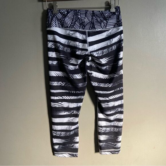 Lululemon Wunder Under Crop II,Shady Palms/ Banana Leaf/Gingham - Picture 3 of 7